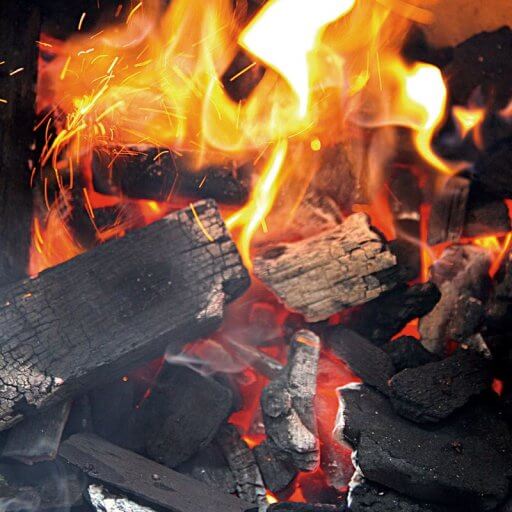 BIG GREEN EGG 100% NATURAL OAK &  HICKORY LUMP CHARCOAL 17.6LB - Image 2